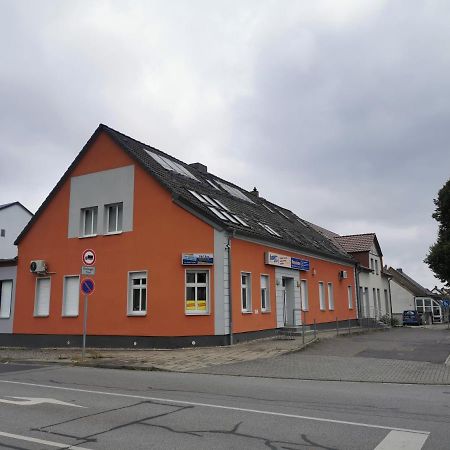 Eisenhüttenstadt Zimmervermietung Schoenfliesser Stuben Auch Fuer Monteure מראה חיצוני תמונה