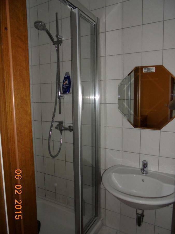 Eisenhüttenstadt Zimmervermietung Schoenfliesser Stuben Auch Fuer Monteure מראה חיצוני תמונה