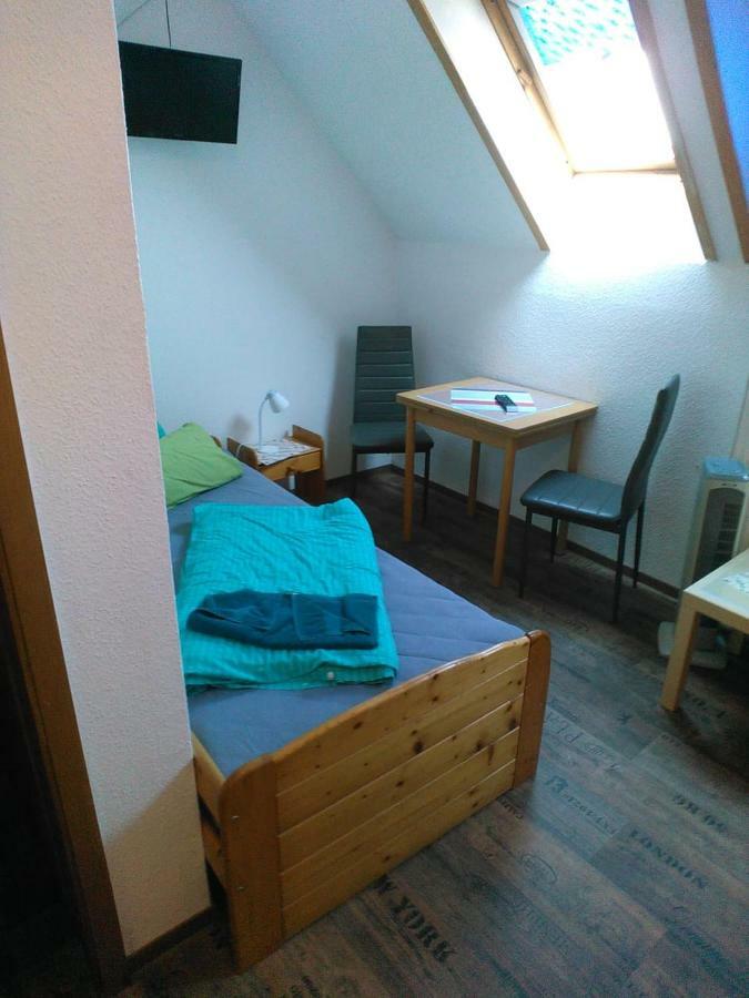 Eisenhüttenstadt Zimmervermietung Schoenfliesser Stuben Auch Fuer Monteure מראה חיצוני תמונה